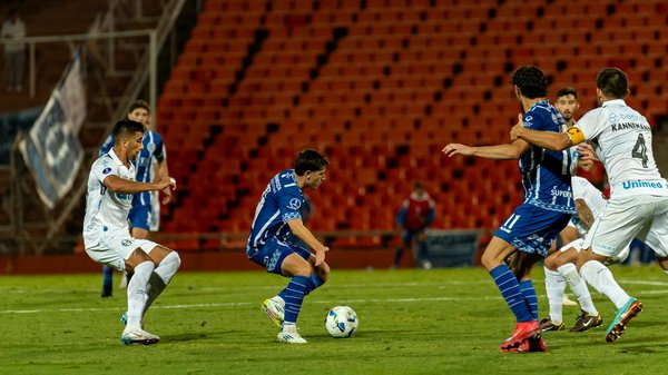 Comment structurer un programme de réhabilitation pour une blessure au genou en football?